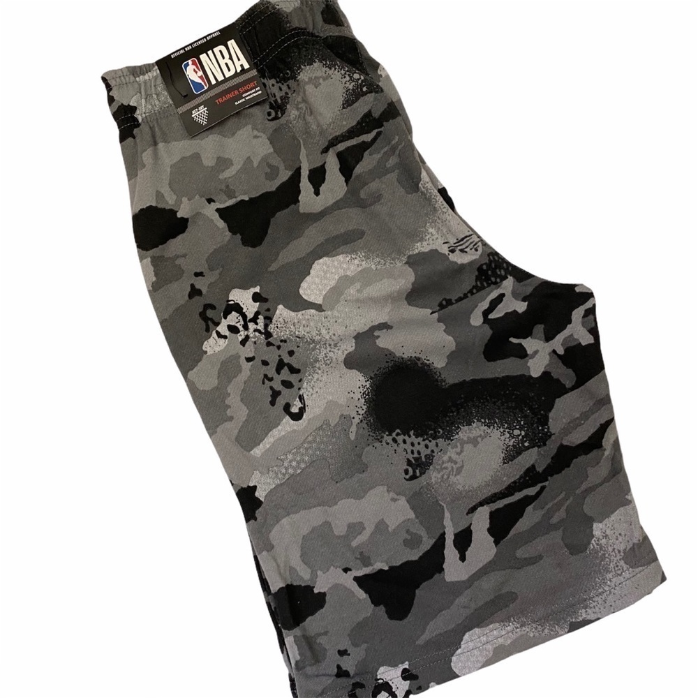 NBA Trainer Grey Camo Shorts Comfort Fit Sz Med - Picture 7 of 7